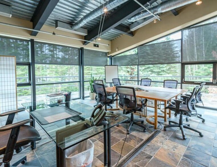 More Photos Of 25820 Highway 2, Sandpoint Flex For Lease