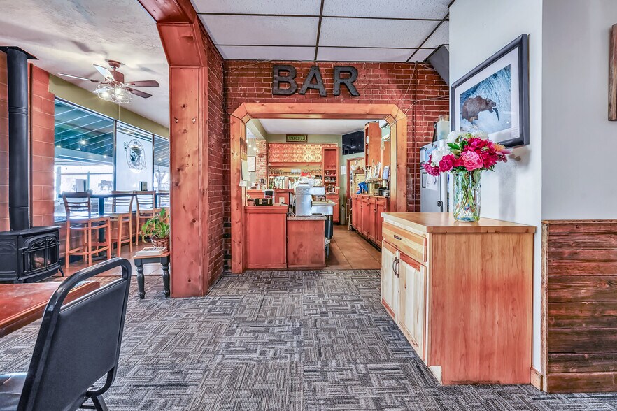 More Photos Of 7161 Main St, Bonners Ferry Bar For Sale