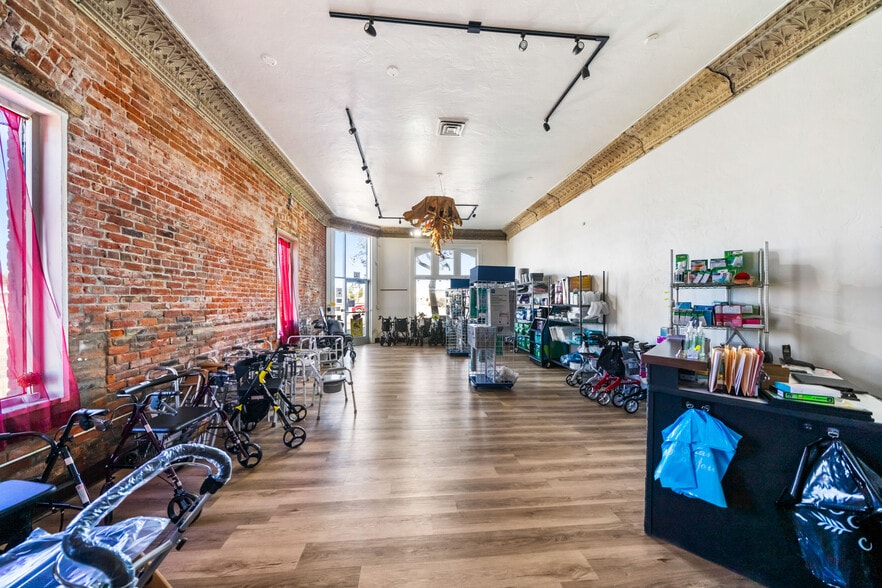 More Photos Of 621-625 Walnut St, Red Bluff Storefront Retail Office For Sale