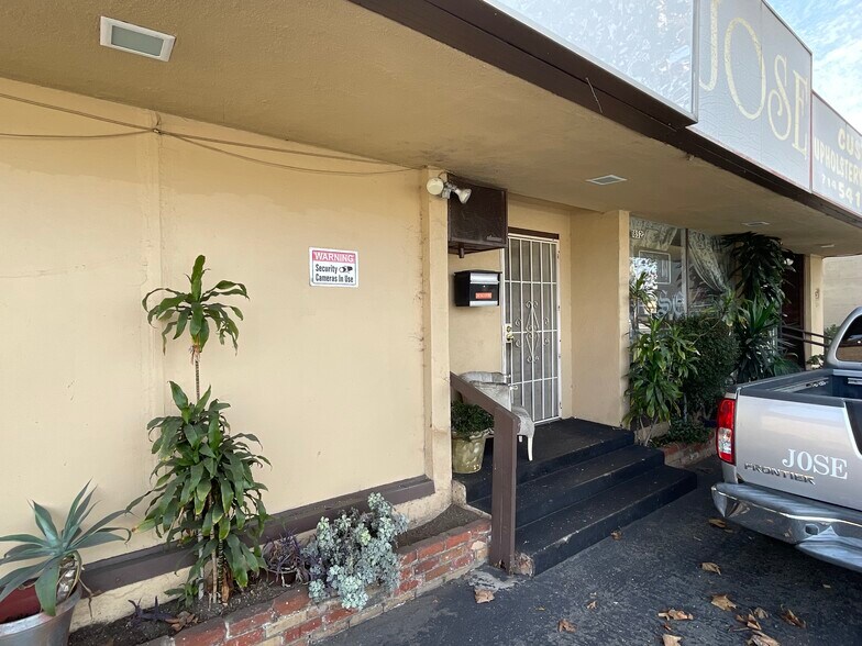 More Photos Of 1854 W 17th St, Santa Ana Freestanding For Sale