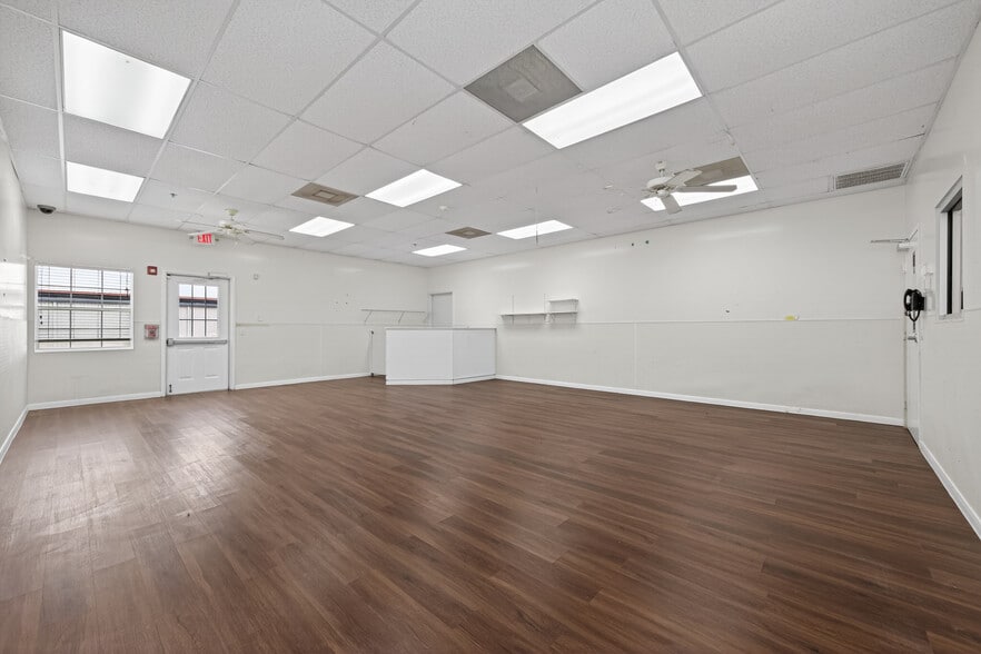 More Photos Of 8525 Queenston Blvd, Houston Freestanding For Sale