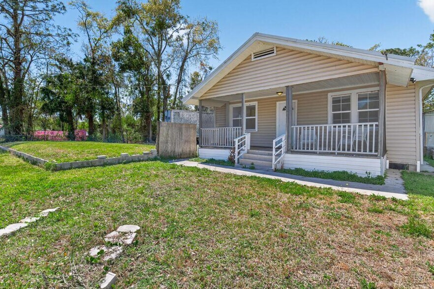 More Photos Of 10676 New Kings Rd, Jacksonville Office For Lease