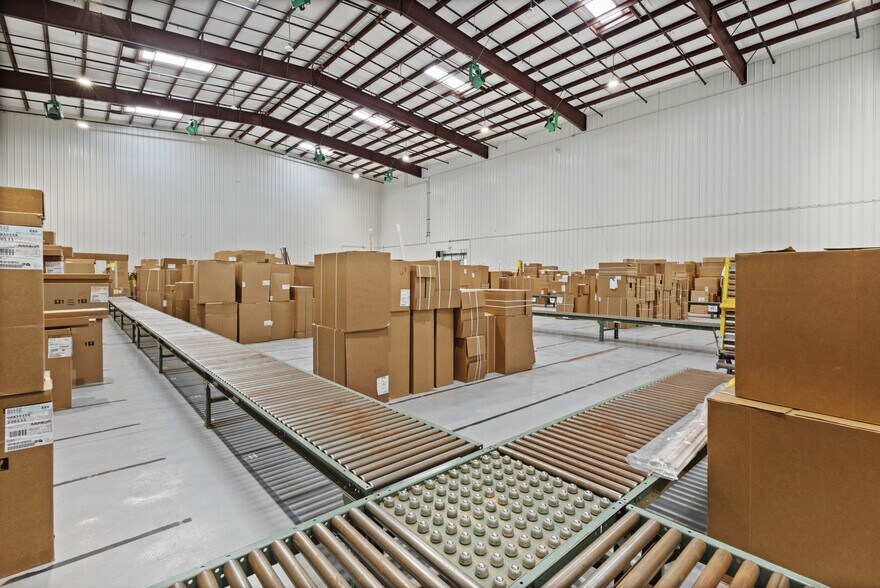 More Photos Of 200 Hart St, Niceville Light Manufacturing For Lease