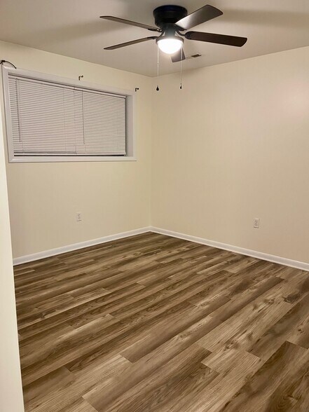 More Photos Of 400 Foxfire Ct, Seneca Apartments For Sale