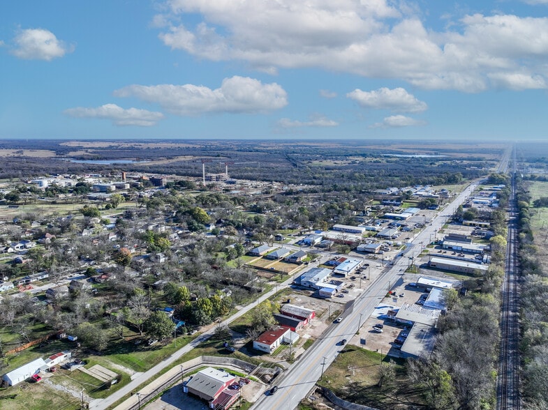 More Photos Of 719 E Moore Ave, Terrell Warehouse For Sale