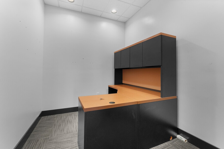 More Photos Of 7373 Comfort Inn Dr, Warrenton General Retail For Sale