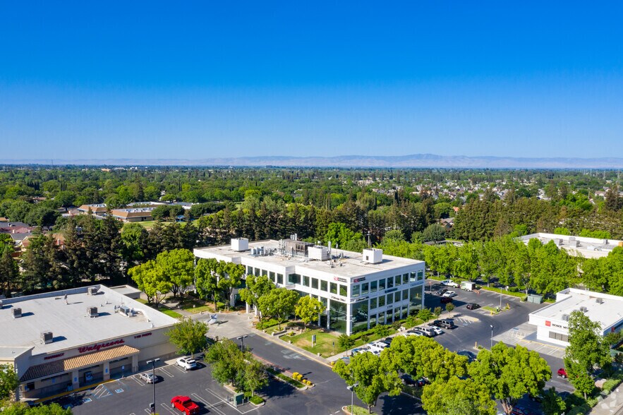 More Photos Of 1700 Standiford Ave, Modesto Office For Lease
