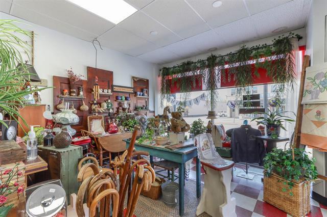 More Photos Of 401-405 S Central Ave, Marshfield Storefront For Sale