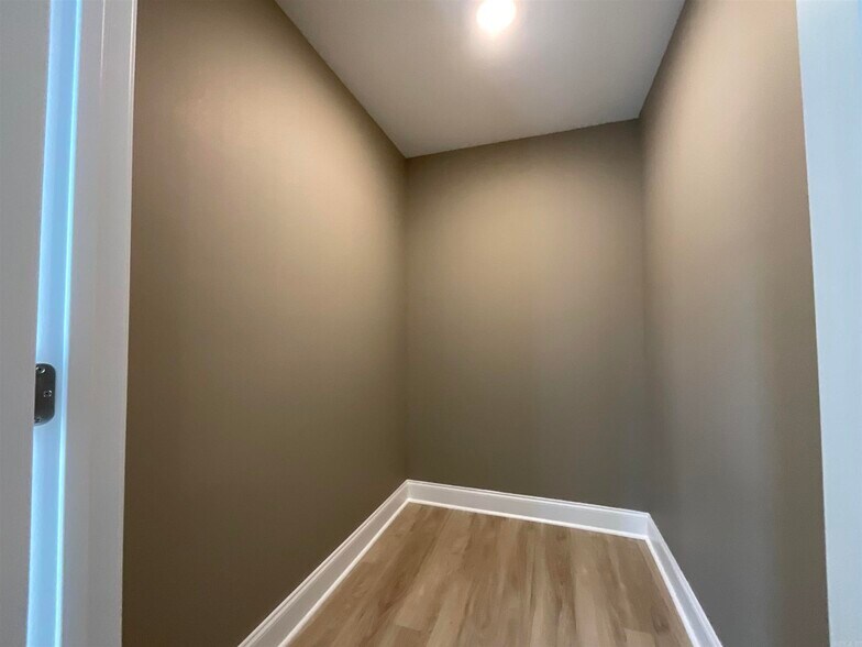 More Photos Of 405 & 407 E Center Street, Jacksonville Specialty For Sale