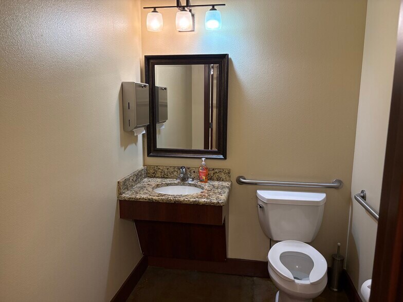 More Photos Of 7250 Red Bug Lake Rd, Oviedo Office For Sale