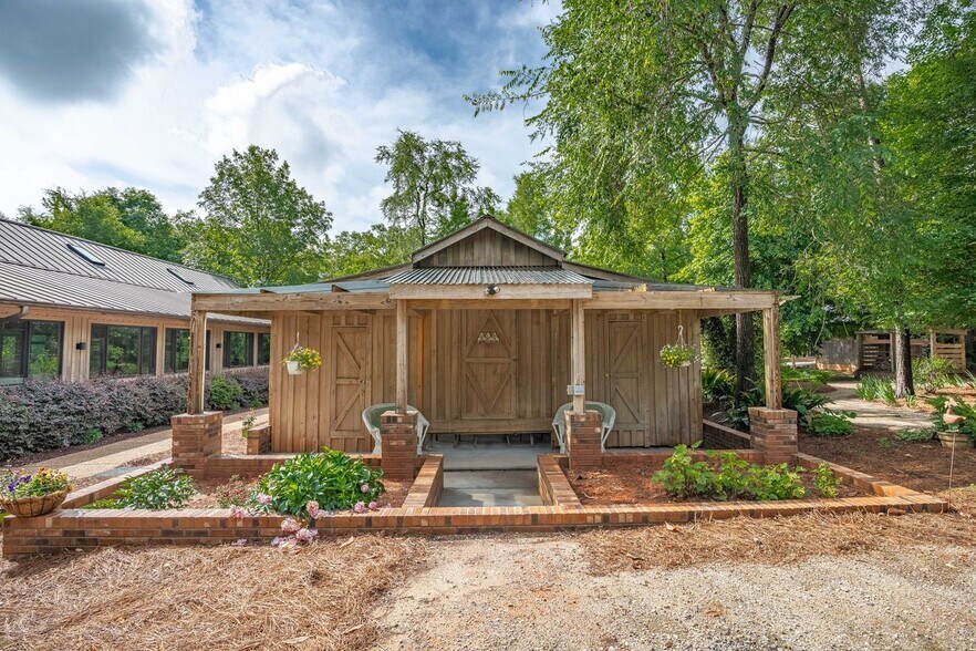 More Photos Of 1530 Buck Hill Rd, Ridgeway Industrial For Sale