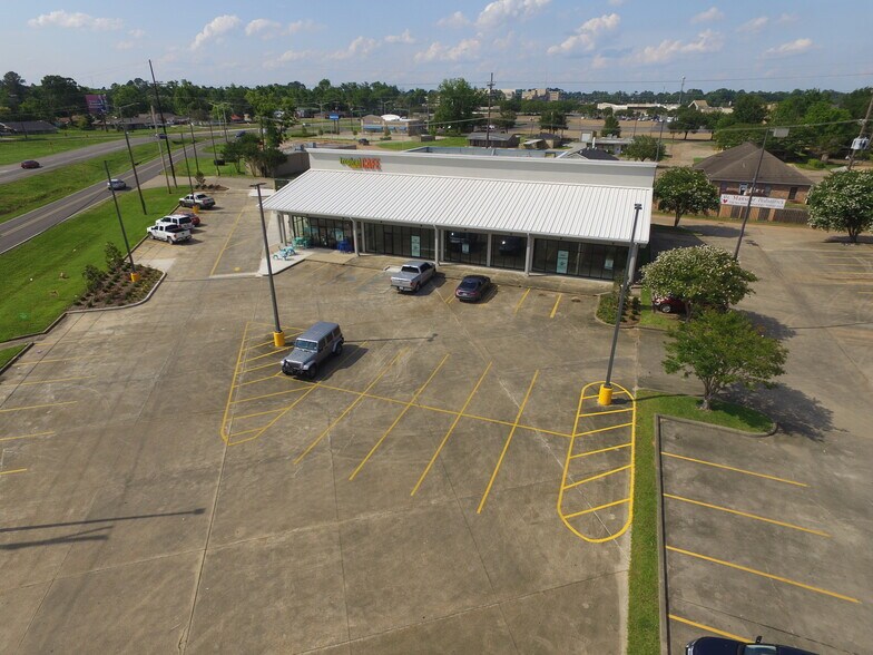 2235 S MacArthur Dr, Alexandria, LA 71301 Retail For Lease