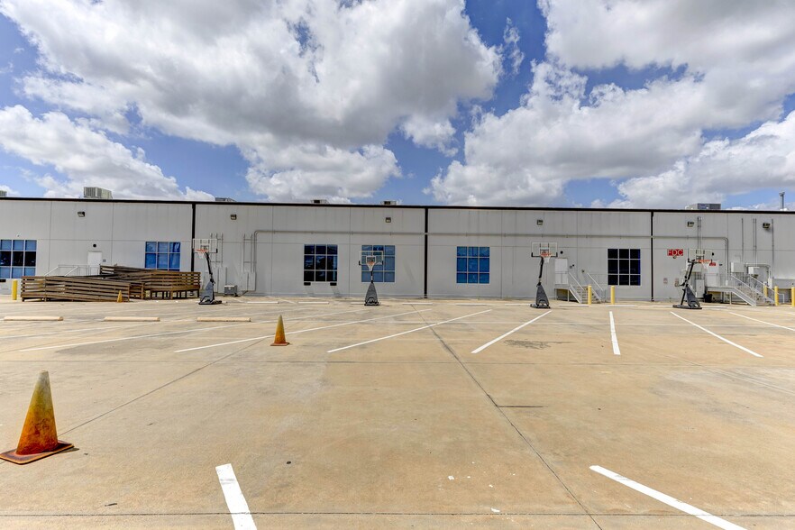 More Photos Of 9100 Hwy 290 E, Austin Research And Development For Sale