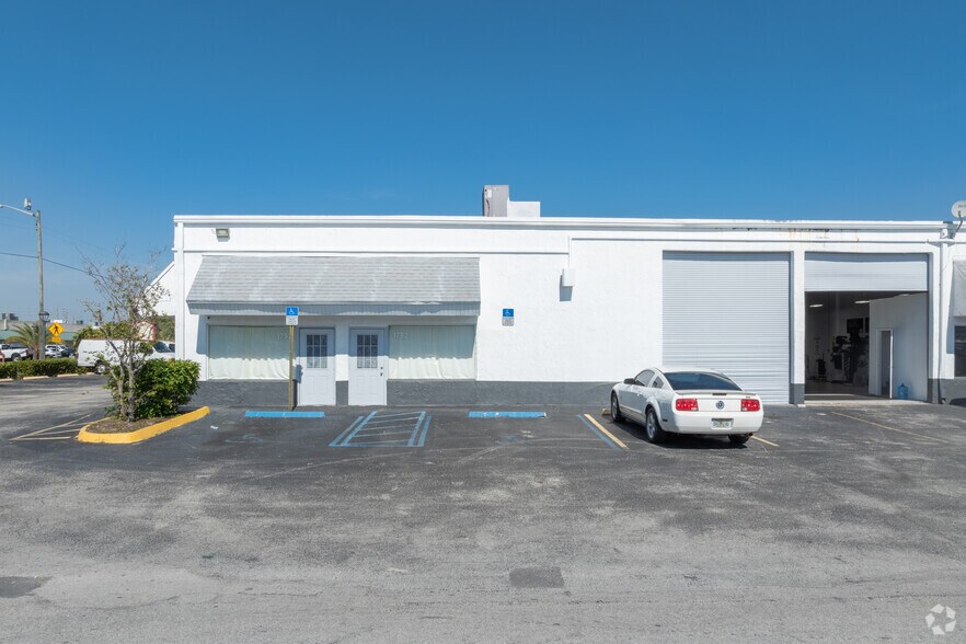 More Photos Of 1703-1747 NW 38th Ave, Lauderhill Unknown For Lease