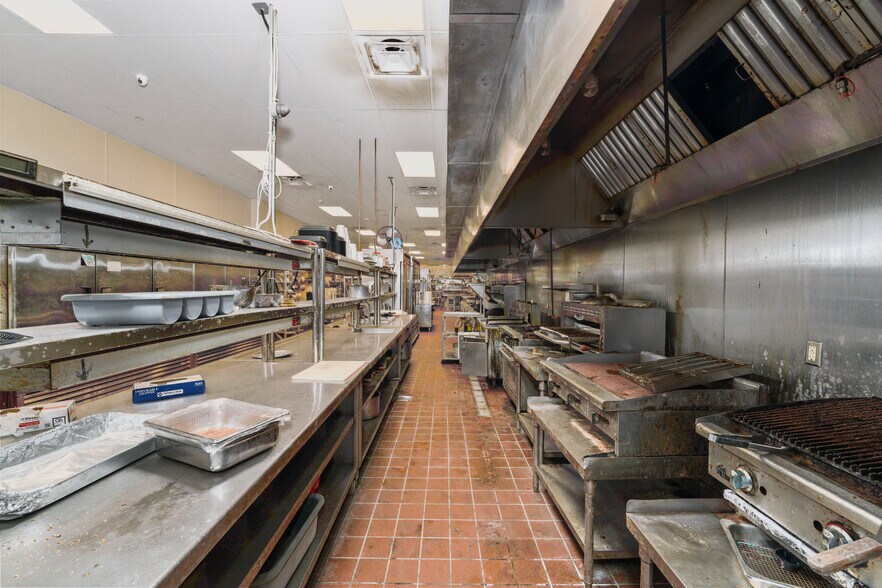 More Photos Of 5421 Fm-1960 Rd E, Humble Restaurant For Sale