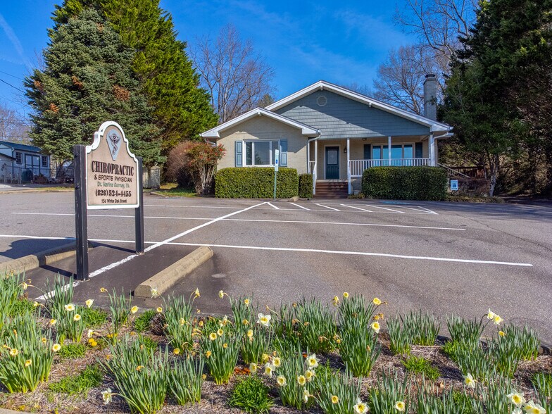 More Photos Of 156 White Oak St, Franklin Medical For Sale