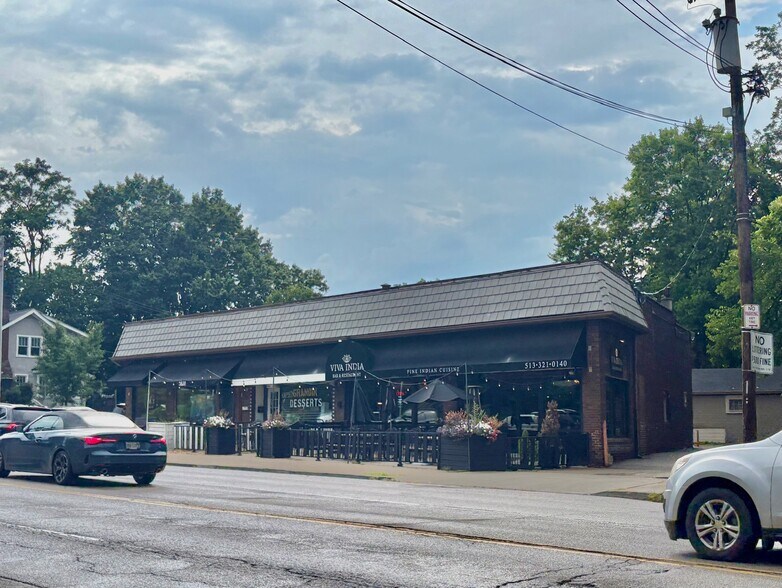 More Photos Of 3666-3672 Erie Ave, Cincinnati Restaurant For Lease