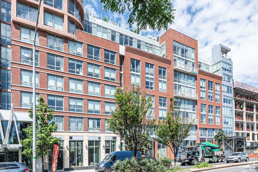 More Photos Of 211 McGuinness Blvd, Brooklyn Apartments For Lease