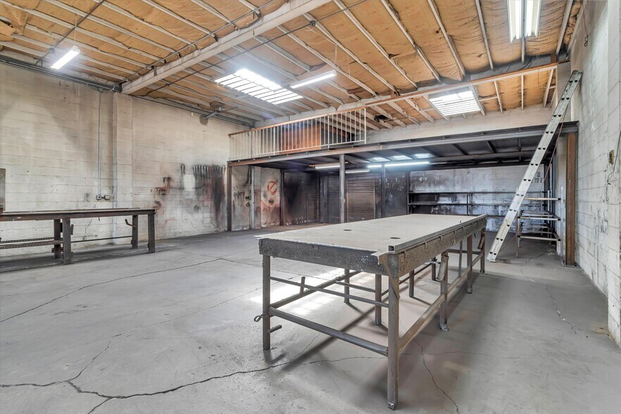 More Photos Of 954 86th Ave, Oakland Manufacturing For Lease