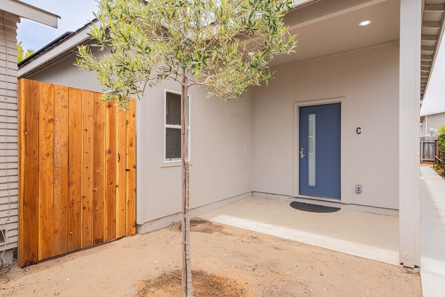 More Photos Of 987 Harcourt Ave, Seaside Multifamily For Sale