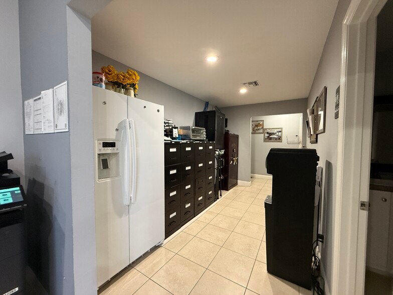 More Photos Of 3580 Old Metro Pkwy, Fort Myers Service For Sale