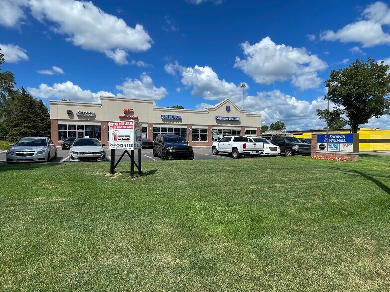 More Photos Of 1801-1813 Haggerty Rd, Commerce Township Storefront For Lease