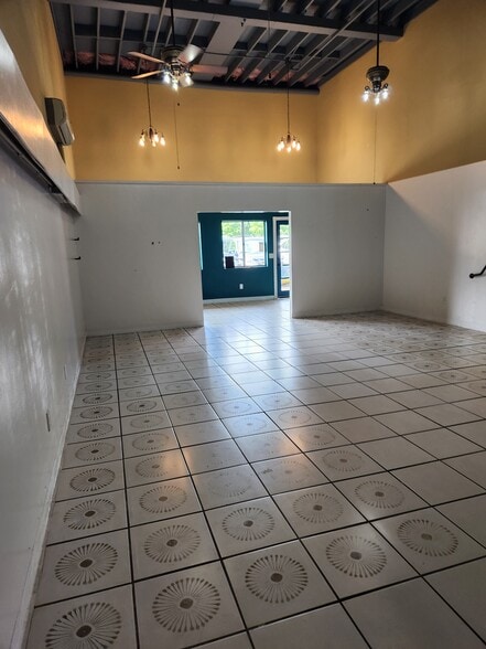 More Photos Of 810 Haiku Rd, Haiku General Retail For Lease