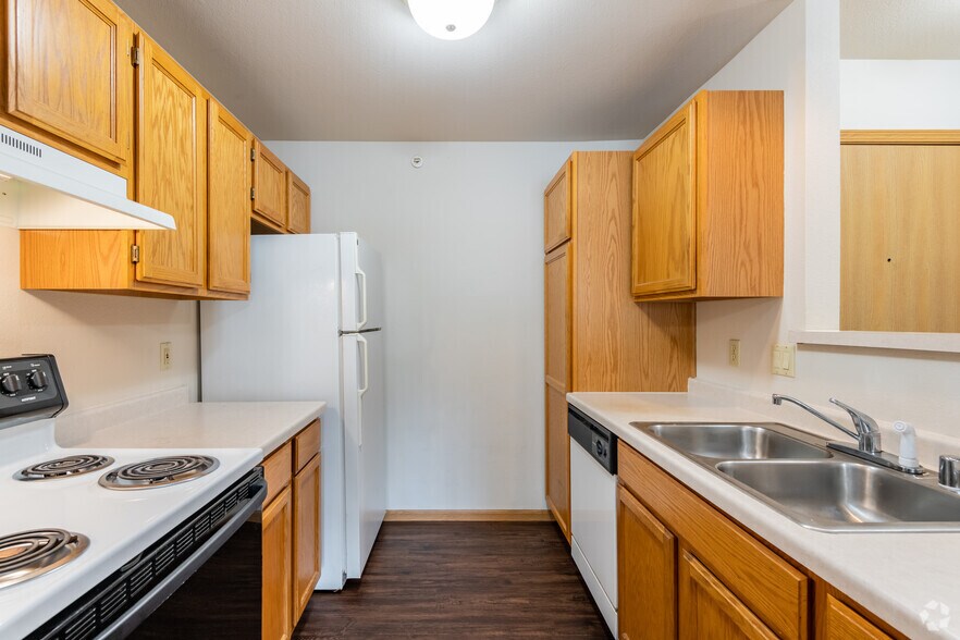 More Photos Of 2409 10th Ave, South Milwaukee Apartments For Sale
