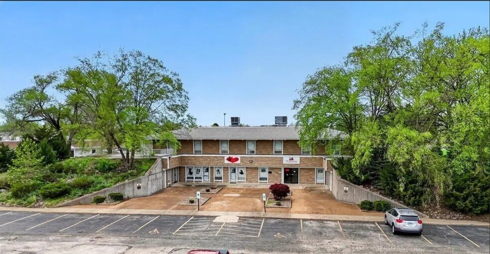 More Photos Of 3111 Normandy Dr, Springfield Office For Sale