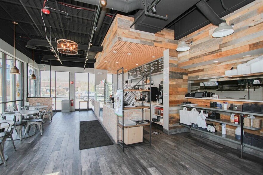 More Photos Of 720 E Rand Rd, Mount Prospect Fast Food For Sale