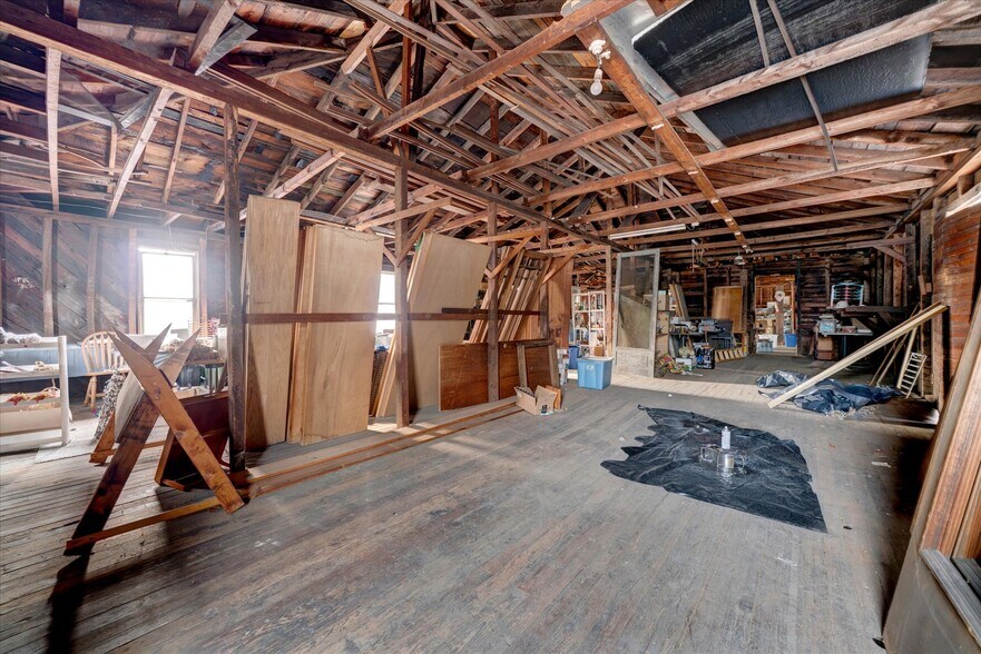 More Photos Of 101 E Colliery Ave, Tower City Storefront Retail Residential For Sale