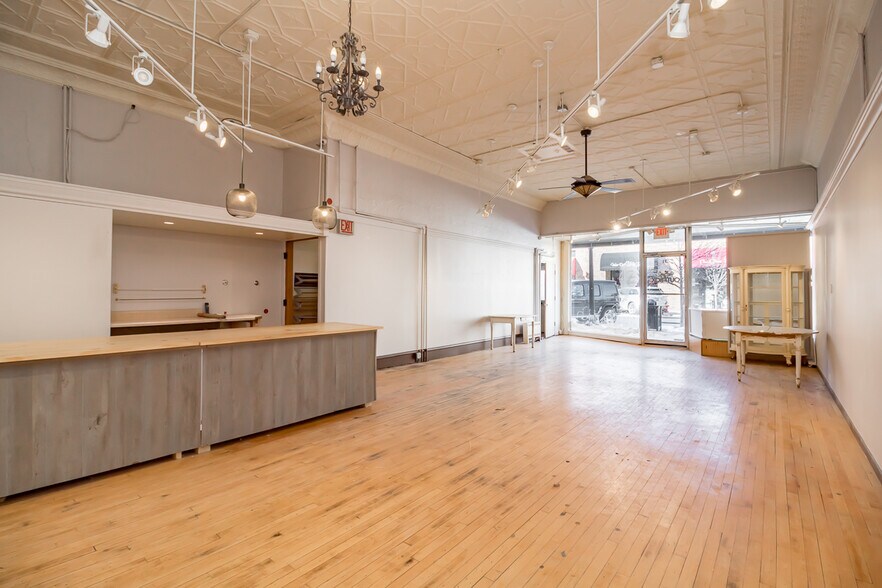 More Photos Of 71 N Williams St, Crystal Lake Storefront Retail Residential For Sale