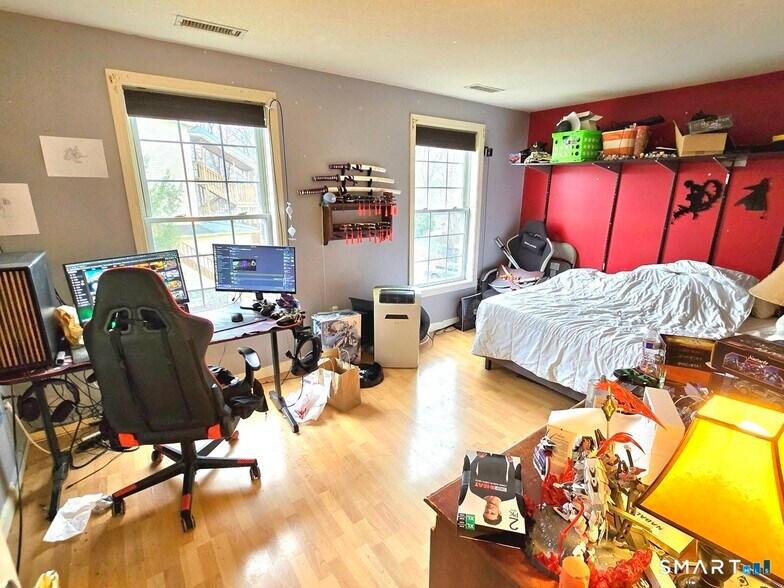More Photos Of 442 Enfield St, Enfield Freestanding For Sale