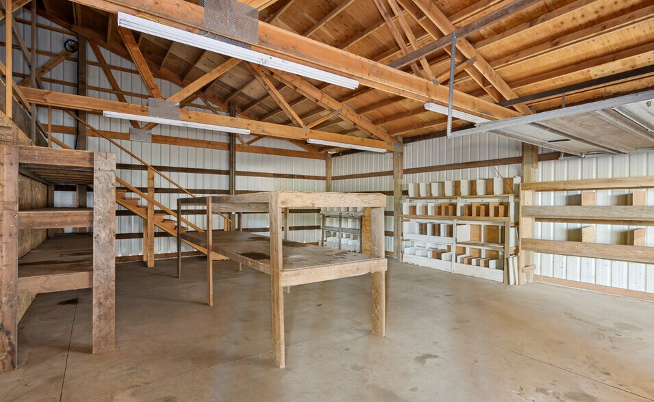 More Photos Of 34616 E Columbia Ave, Scappoose Manufacturing For Lease