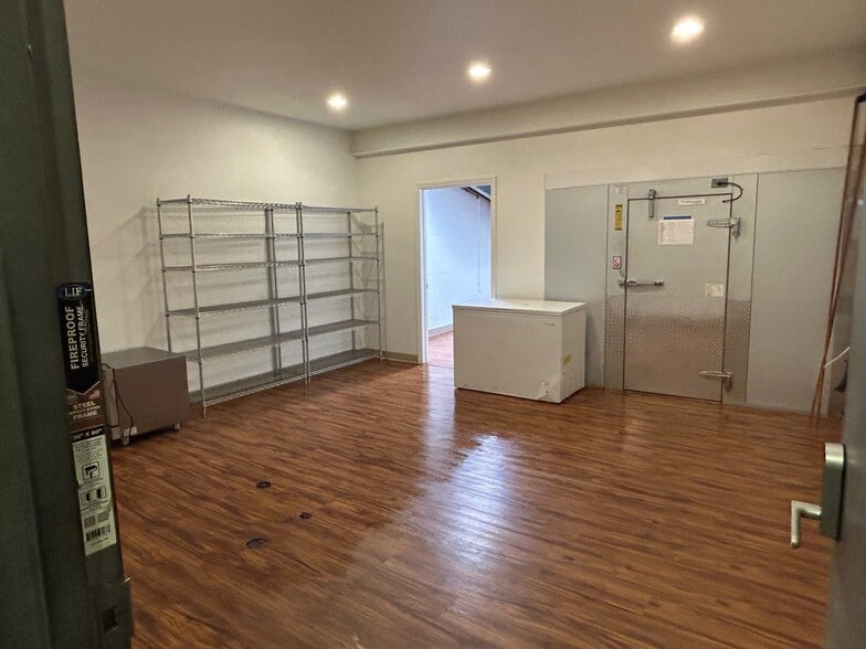 More Photos Of 3457 Waialae Ave, Honolulu Storefront For Lease