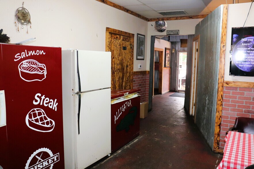 More Photos Of 1113 Main St, Commerce Restaurant For Sale