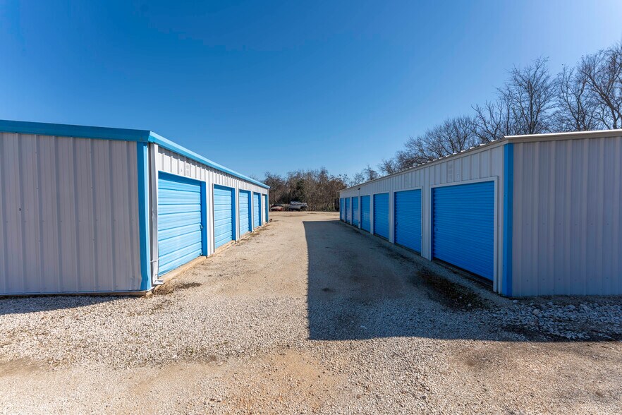 More Photos Of 1065 Market Hts, New Braunfels Self Storage For Sale