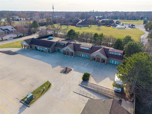 More Photos Of 2789 Maplecrest Rd, Fort Wayne Freestanding For Sale