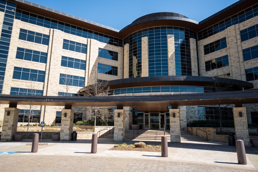 More Photos Of 8200 S Unit Dr, Tulsa Office For Lease