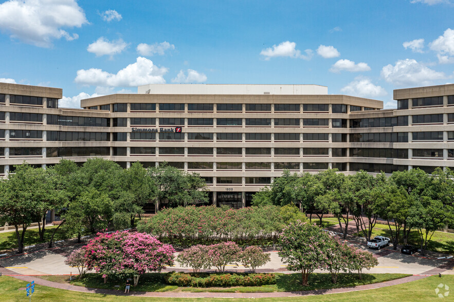 Primary Photo Of 1603 Lyndon B Johnson Fwy, Dallas Office For Lease