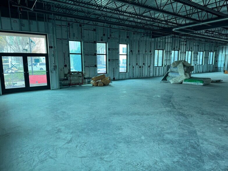 More Photos Of 6355 Initiative Blvd, Sarasota Storefront Retail Office For Lease