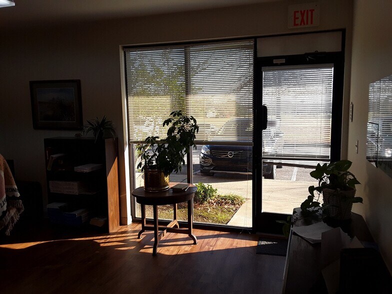 More Photos Of 475 E South St, Collierville Office For Lease