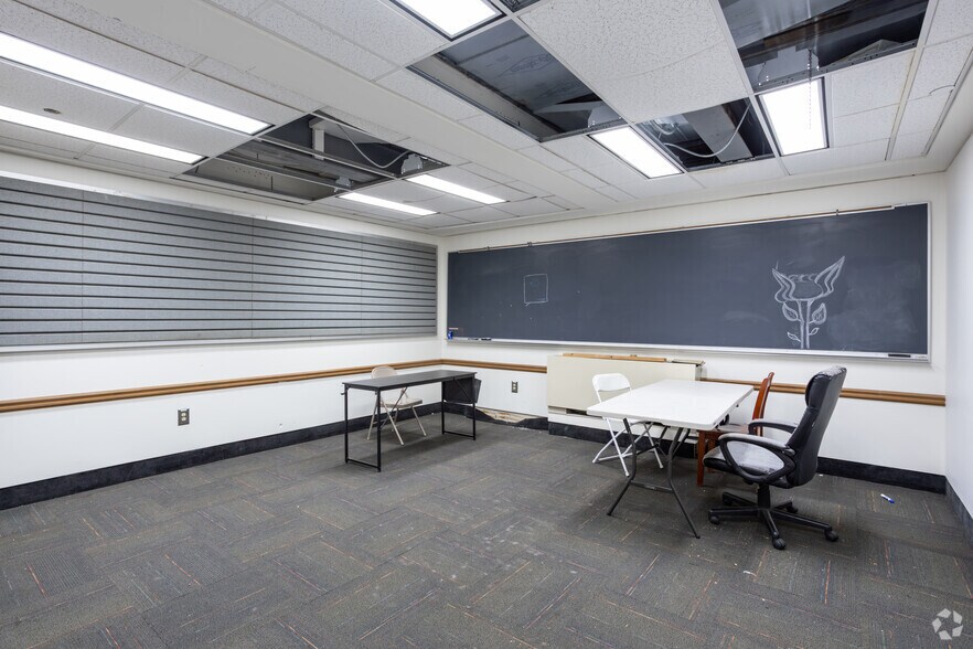 More Photos Of 1000 Elm St, Lagrange Industrial For Sale