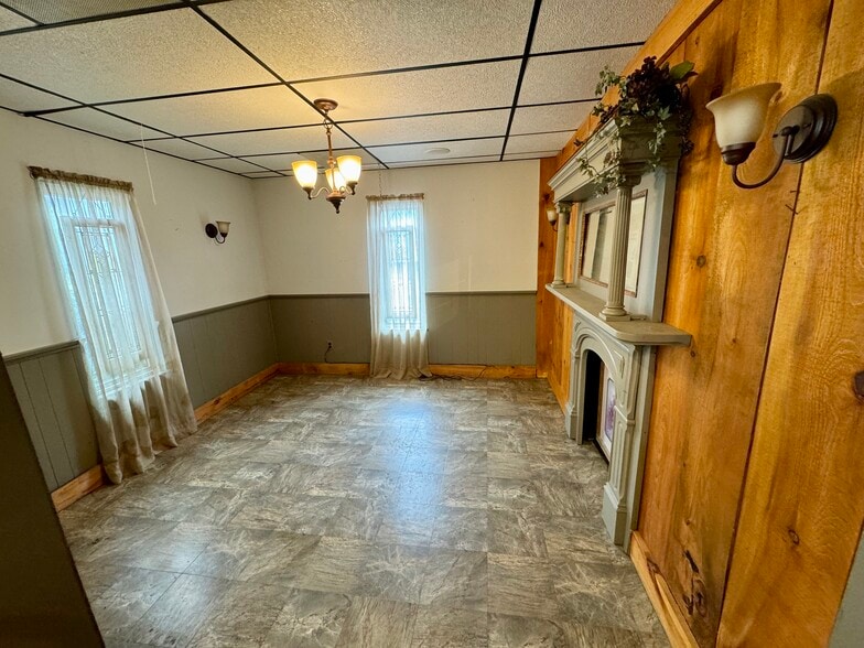 More Photos Of 194 Guy Park Ave, Amsterdam General Retail For Sale