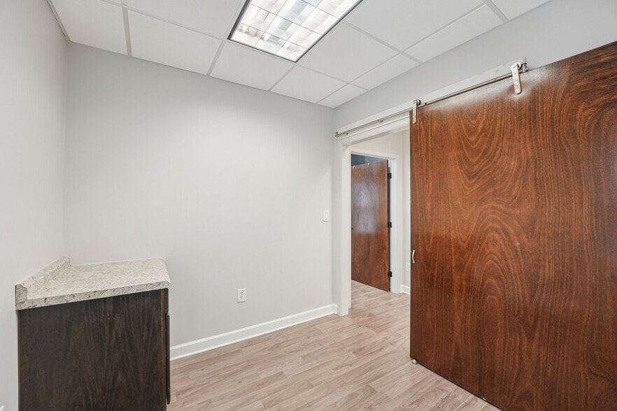 More Photos Of 6315 Amherst Ct, Peachtree Corners Medical For Sale