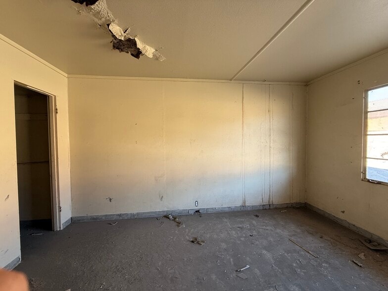 More Photos Of 83298-83420 Argus Ave, Trona Apartments For Sale