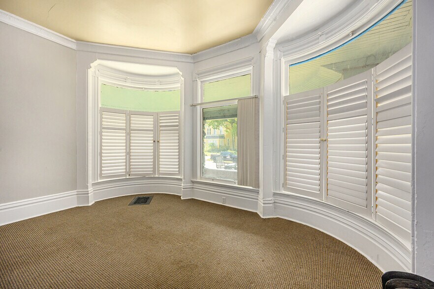 More Photos Of 316 Stuart Ave, Kalamazoo Apartments For Sale