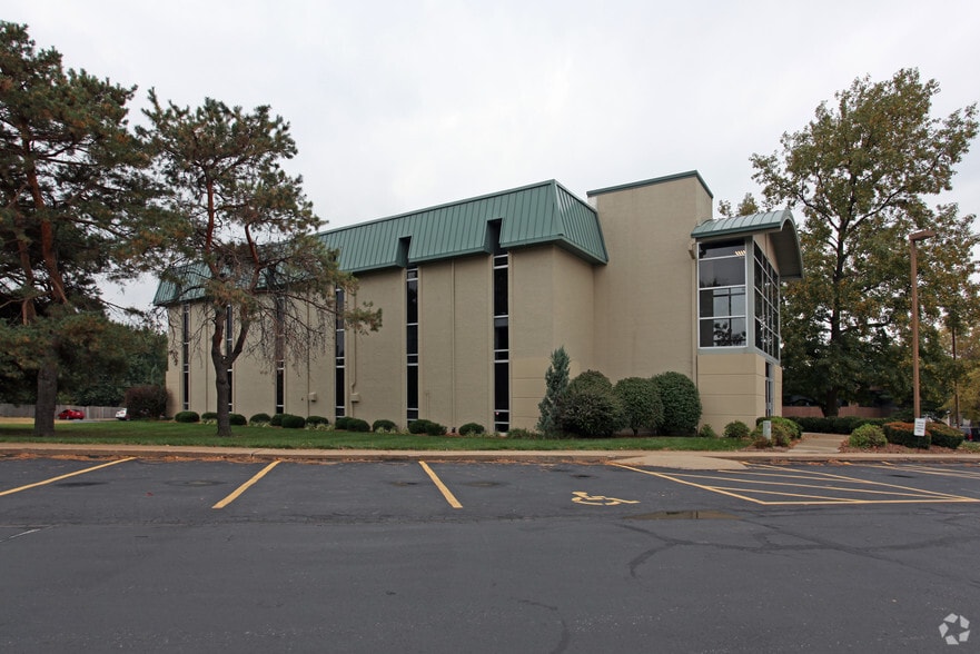 More Photos Of 8665 W 96th St, Overland Park Office For Lease