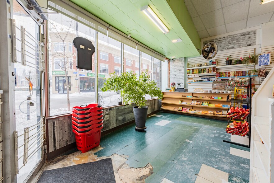 More Photos Of 1099-1101 Wellington St W, Ottawa General Retail For Lease