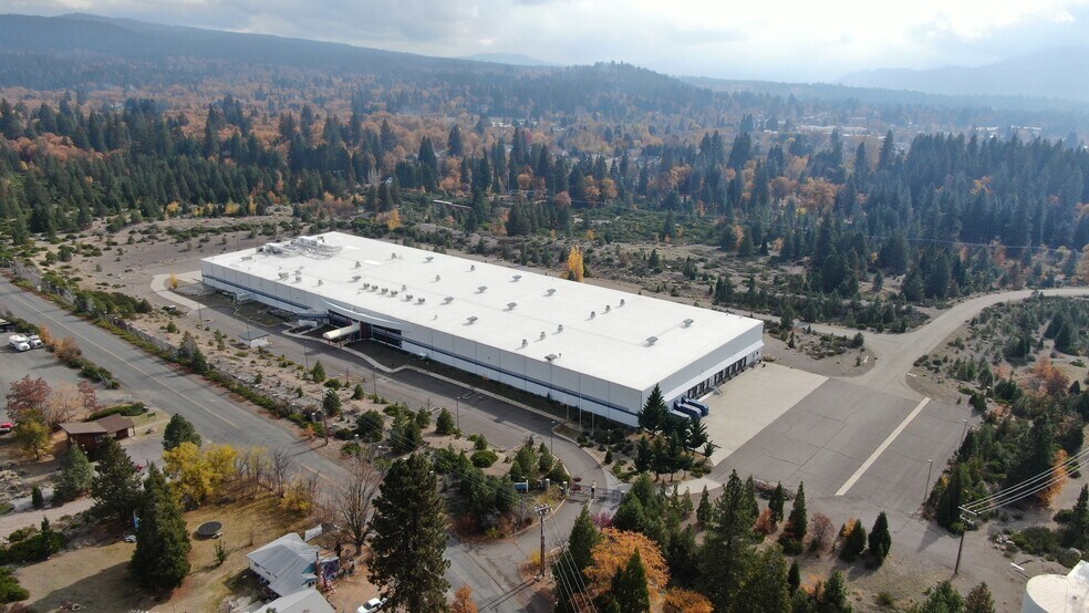 More Photos Of 210 Ski Village Dr, Mount Shasta Distribution For Sale